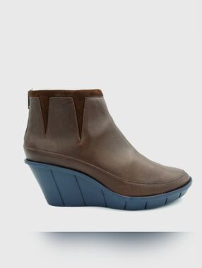 CAMPER Dark Brown Leather w/Suede Detail Blue Wedge-heeled Ankle Boot, size 39